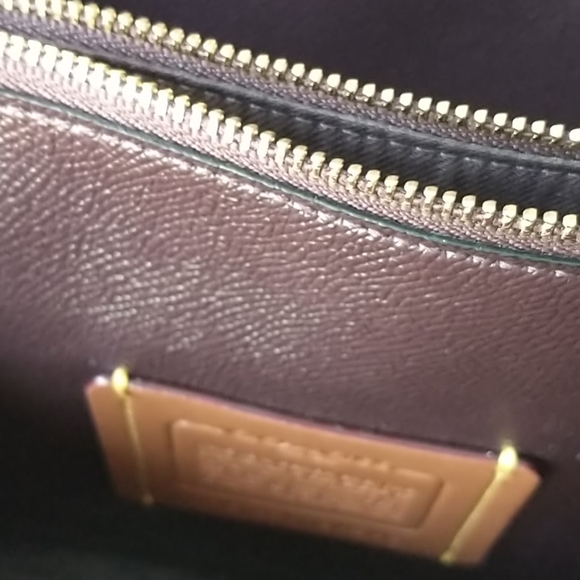 Authentic Coach bag cross body - Picture 6 of 9